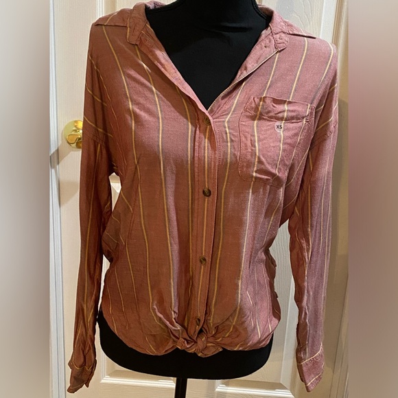 American Eagle-NWT- Mauve-Size XS- Long Sleeve Button Down-Front Tie -Oversized - Picture 2 of 11